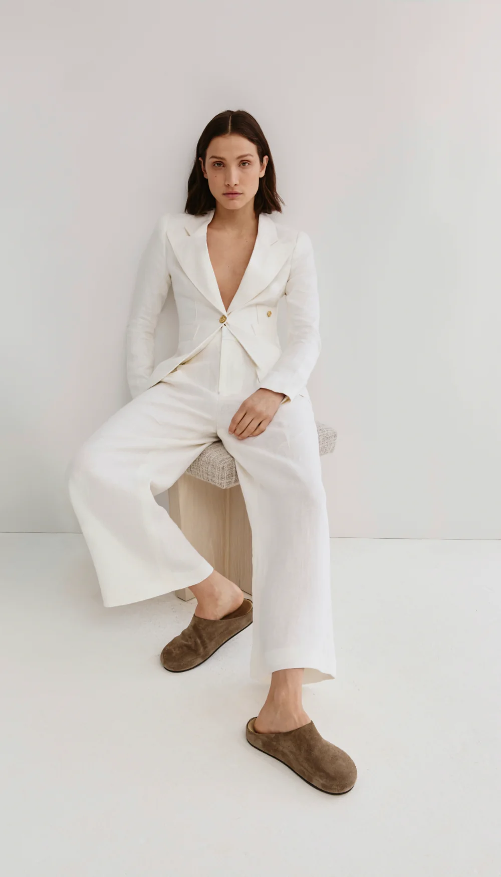 Linen Classic Duchess Blazer - Image 4