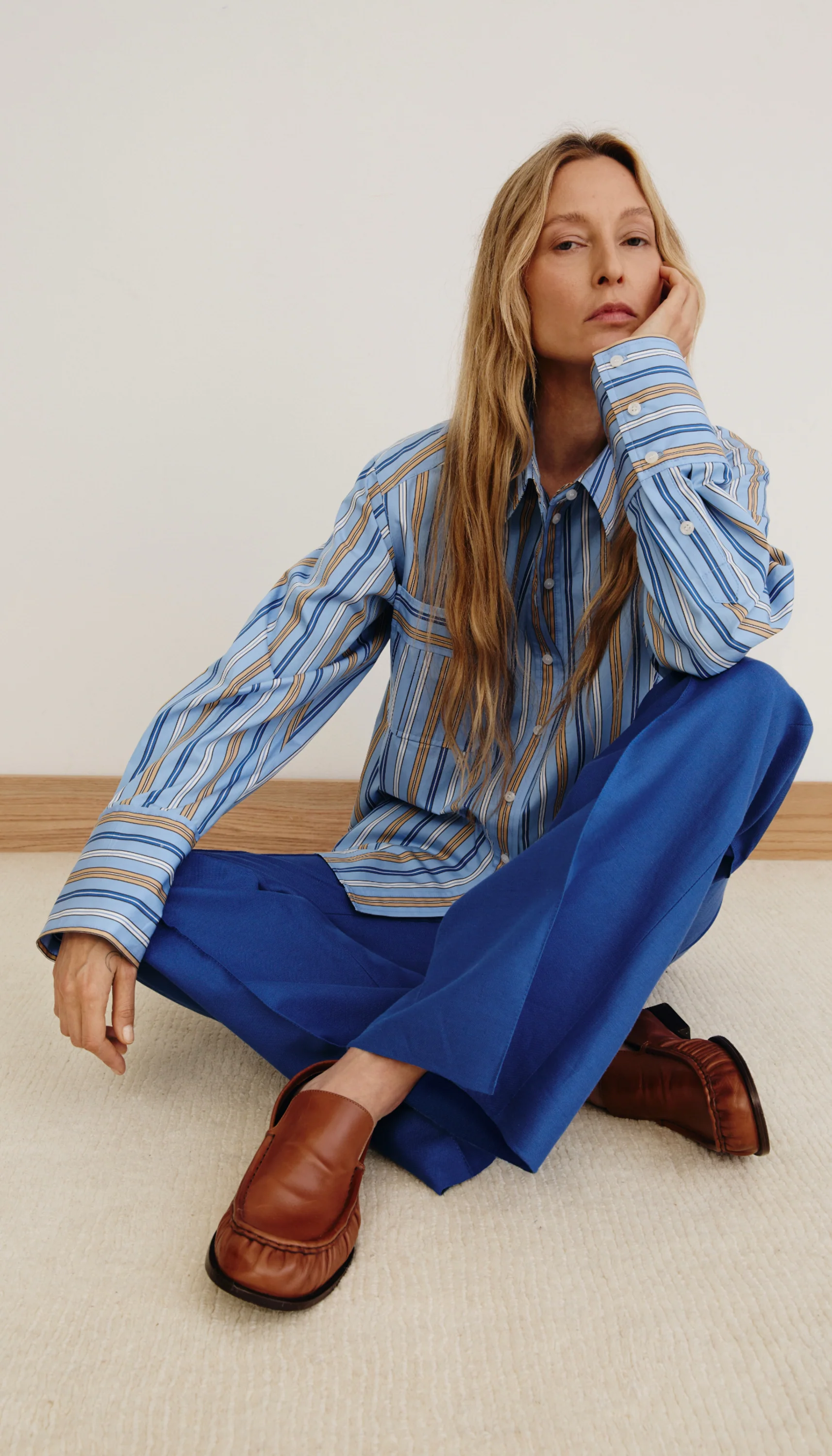 Classic Relaxed Shirt - Image 5