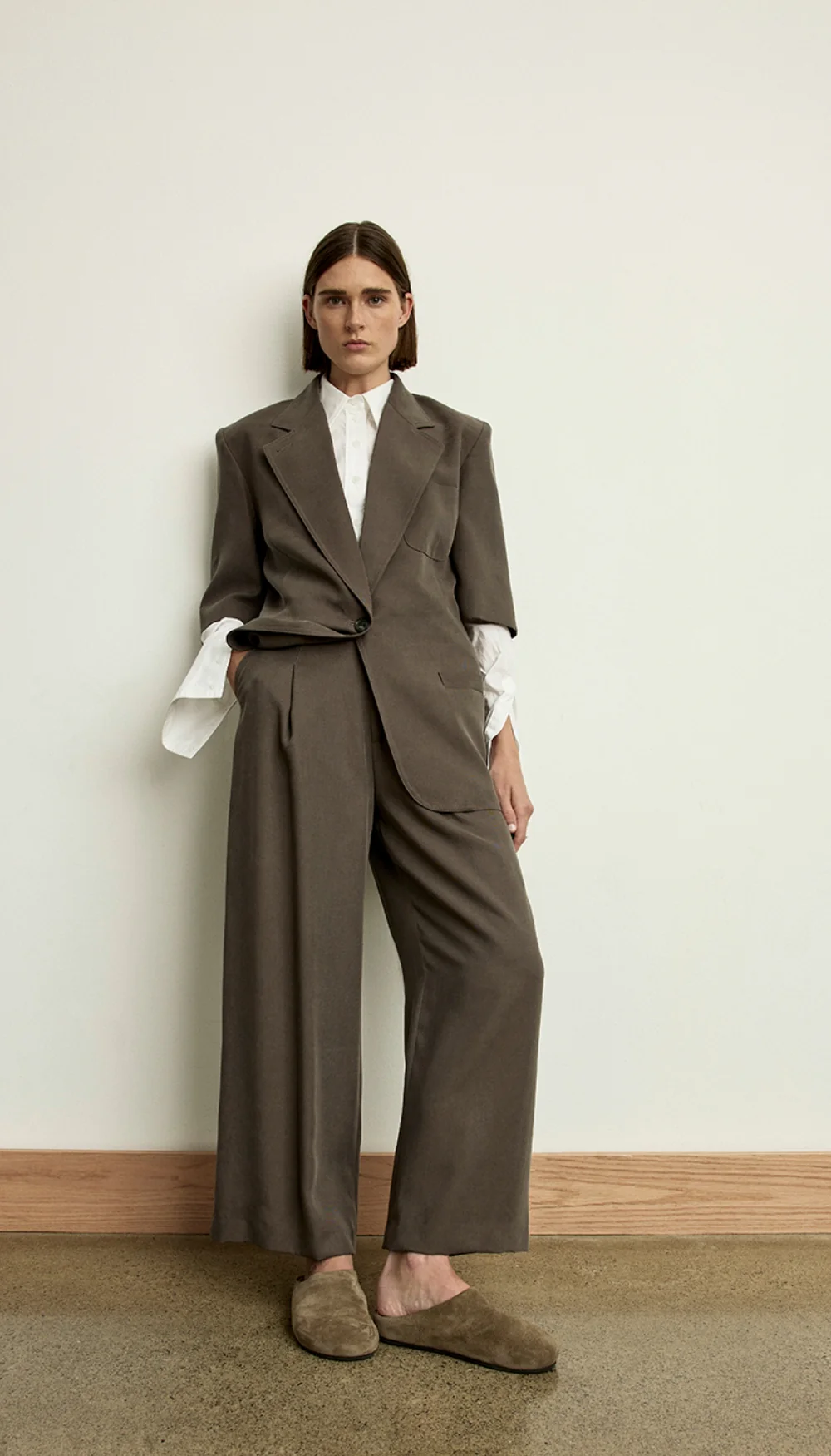 Cropped Pleated Trouser - Image 5