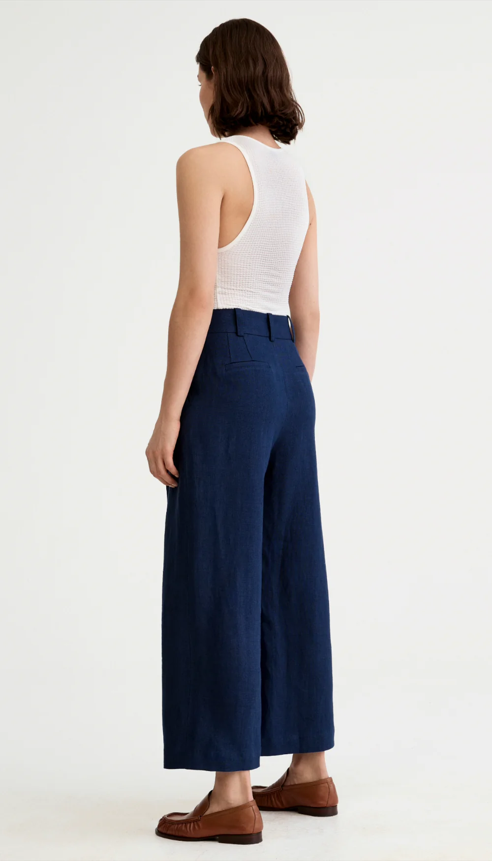 Linen Cropped Pleated Trouser - Image 4