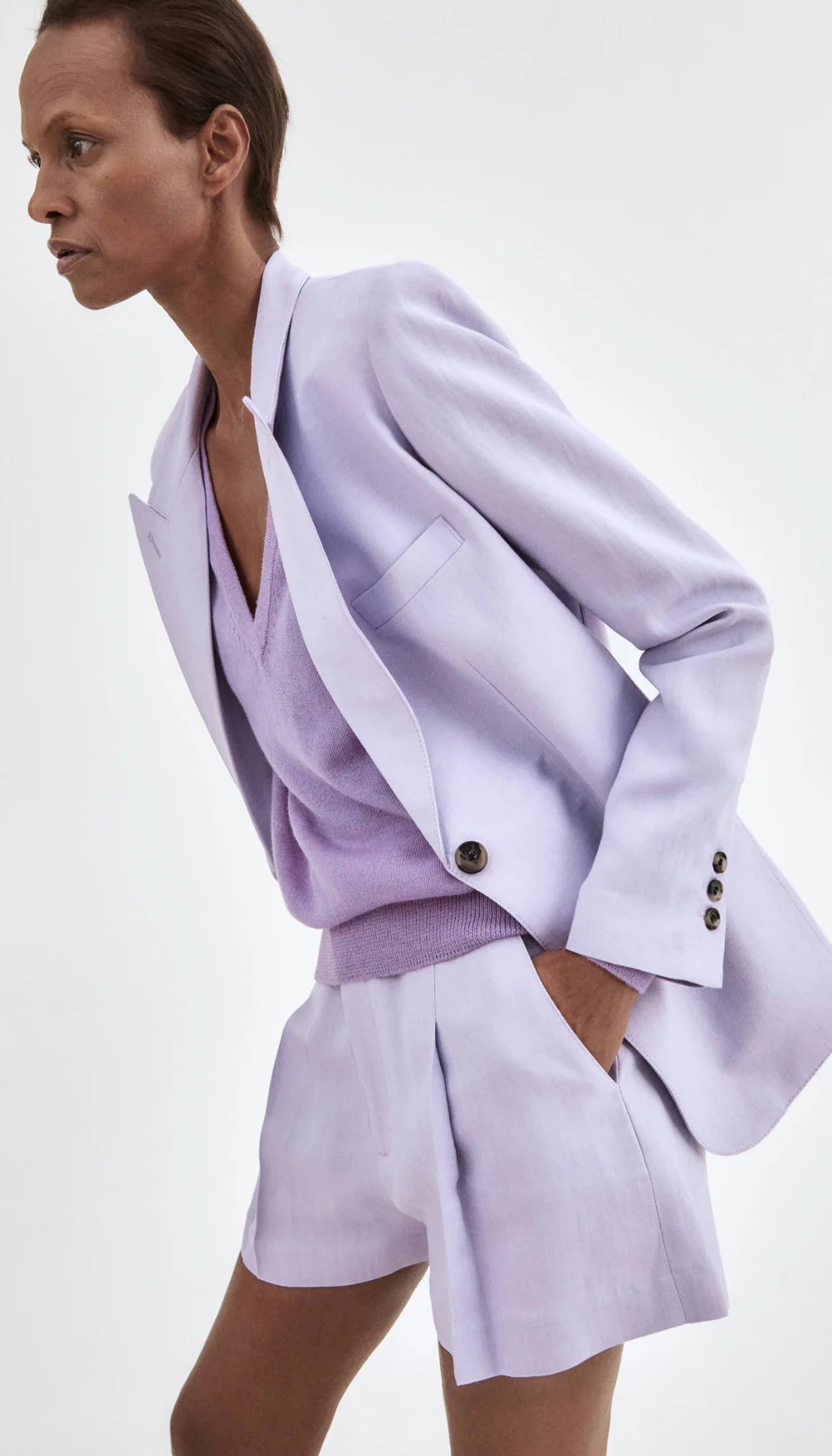 Mid Rise Pleated Short - Image 7